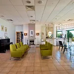 Natura And Hotel