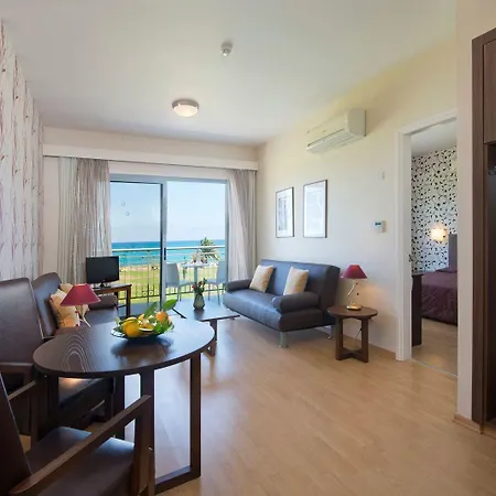 Natura And Hotel 3*