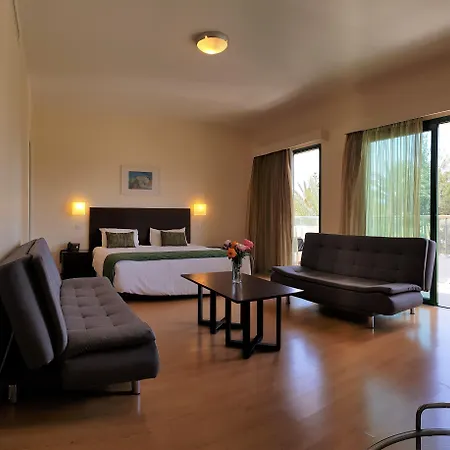 Natura And Hotel 3*