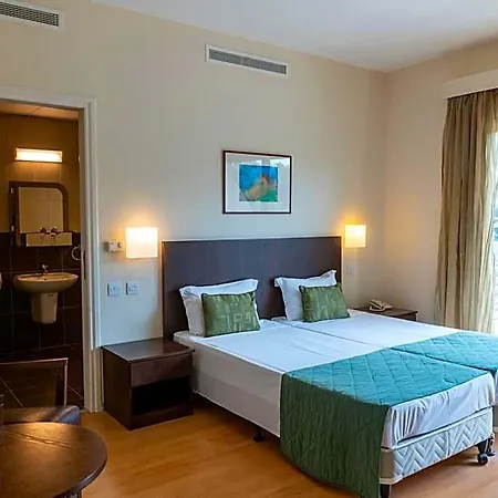 Natura And Hotel