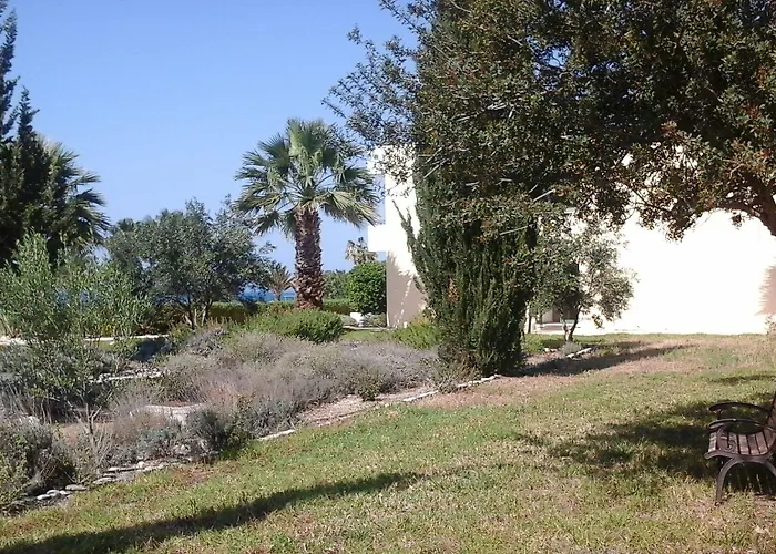 Natura And Hotel Polis