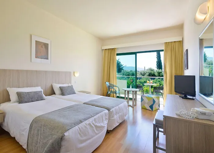 Natura And Hotel Polis